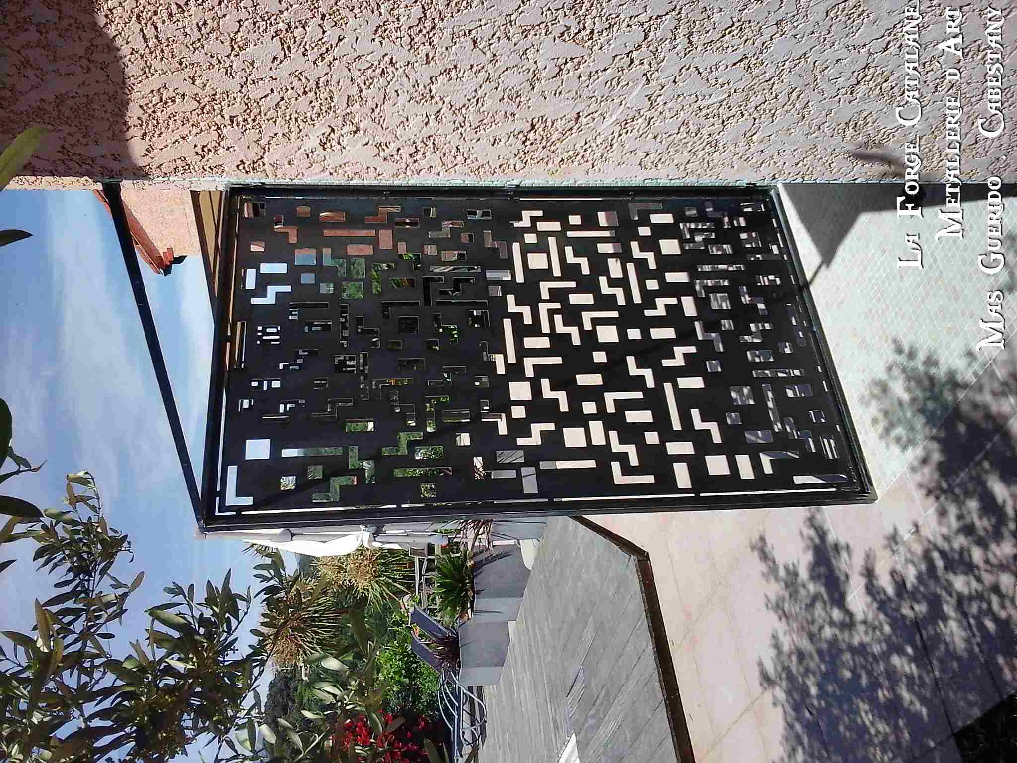 brise vue fer decoupe laser motif formes geometiques forge catalane 2.jpg